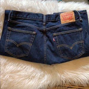 Men’s 505 Levi’s size 34 x 32 Dark wash